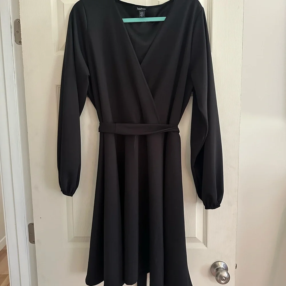 Boohoo Plus Wrap Black Skater Dress - Size 20 - Picture 5 of 8